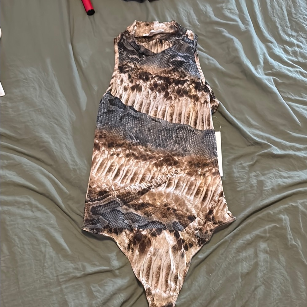 Timing Sleeveless Top in Brown and Black